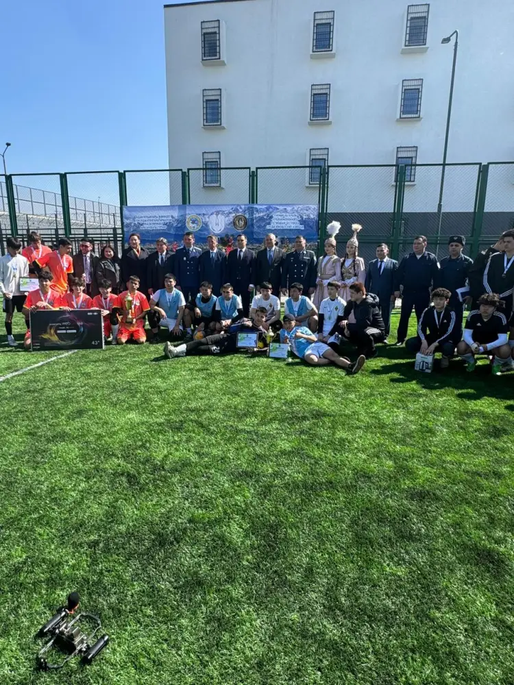 Артур Ластаев участникам турнира по мини-футболу: Это путь спорта и активной жизни (4)