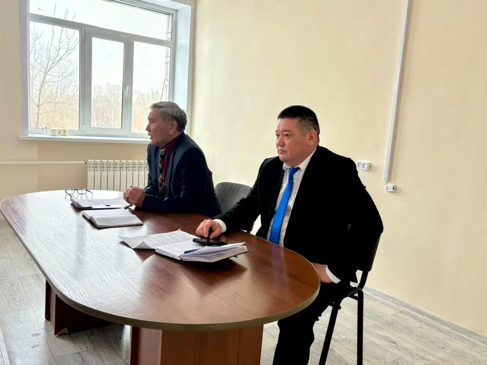 В коллективе Службы обеспечения мобилизационной подготовки и мобилизации ВКО обсуждены вопросы проведения республиканского референдума {city2}