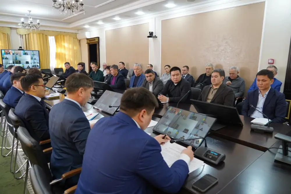 Совещание по развитию промышленности в Акмолинской области: обсуждение итогов 2025 года и проблемы кадрового дефицита {city2}