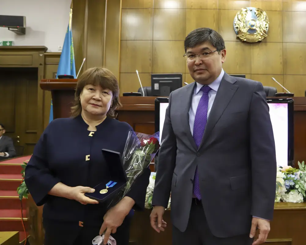 Свет весны: в Министерстве финансов РК отметили 8 Марта с теплом и признанием {city2}