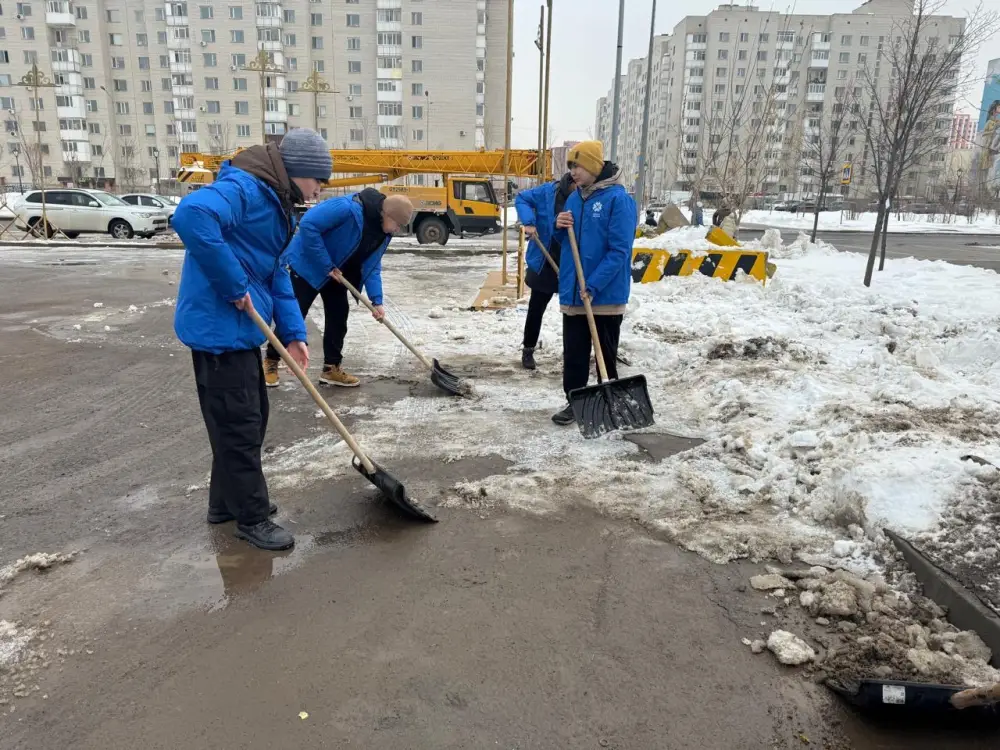 Поддержка работников коммунальных служб: волонтеры в Астане способствуют формированию культуры милосердия {city2}