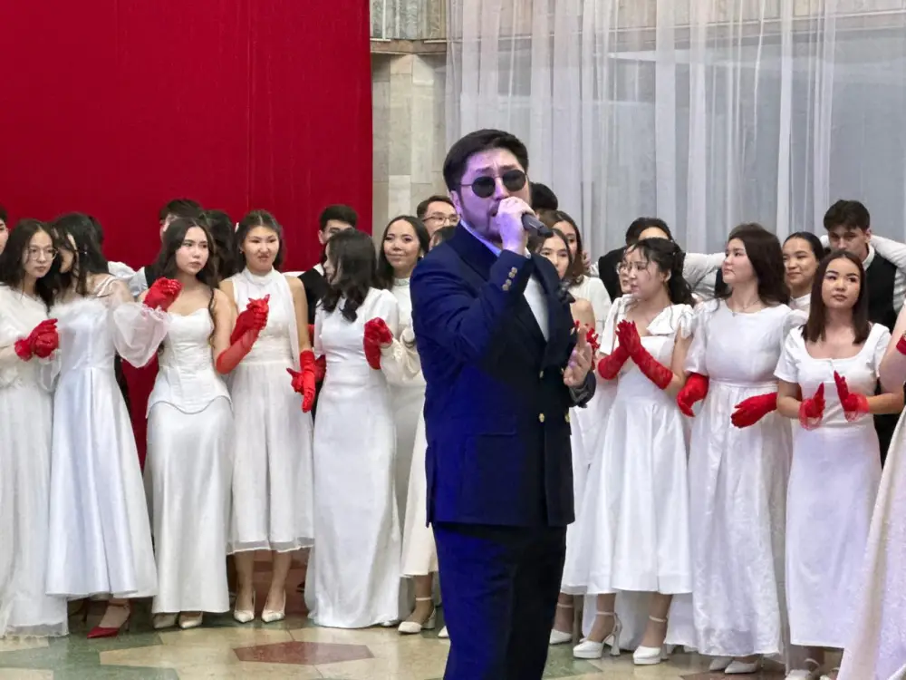 Торжественный бал «Симфония весны» прошел в Астане {city2}