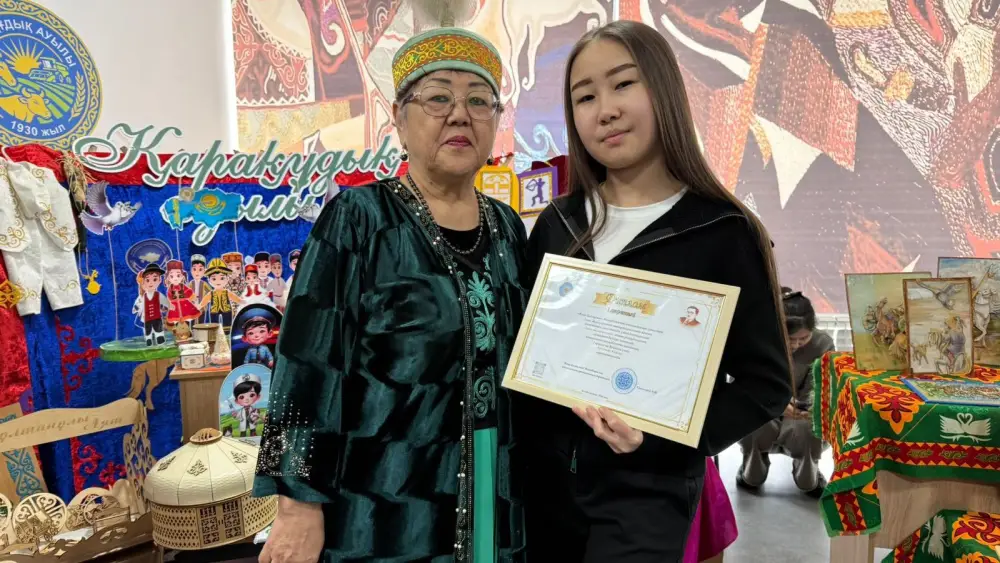 Победа школьницы из Доскей на конкурсе домбры {city2}