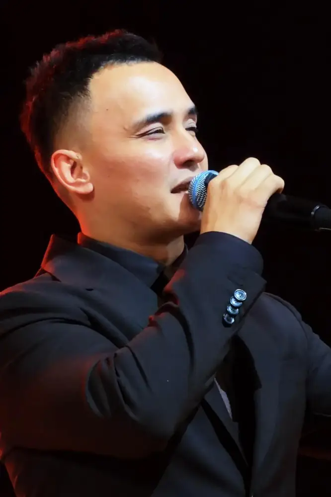 Актюбинцы выразили уважение, встав во время исполнения песни «Әлия» (2)