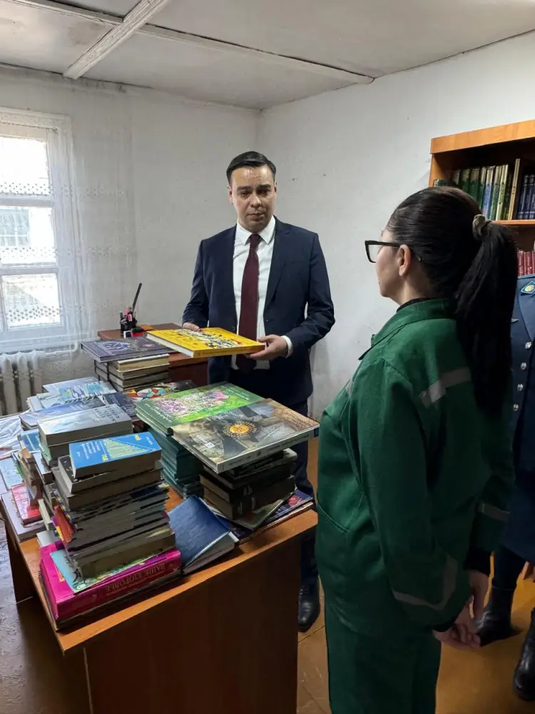 Библиотеки женских исправительных учреждений и колоний для несовершеннолетних пополнятся новыми книгами (3)