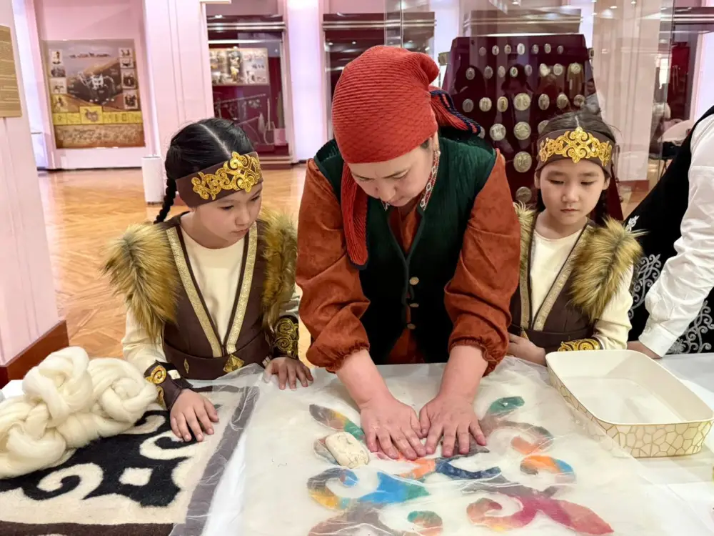 В Национальном центральном музее ко Дню «Шаңырақ» представили традиции казахского ремесла (2)