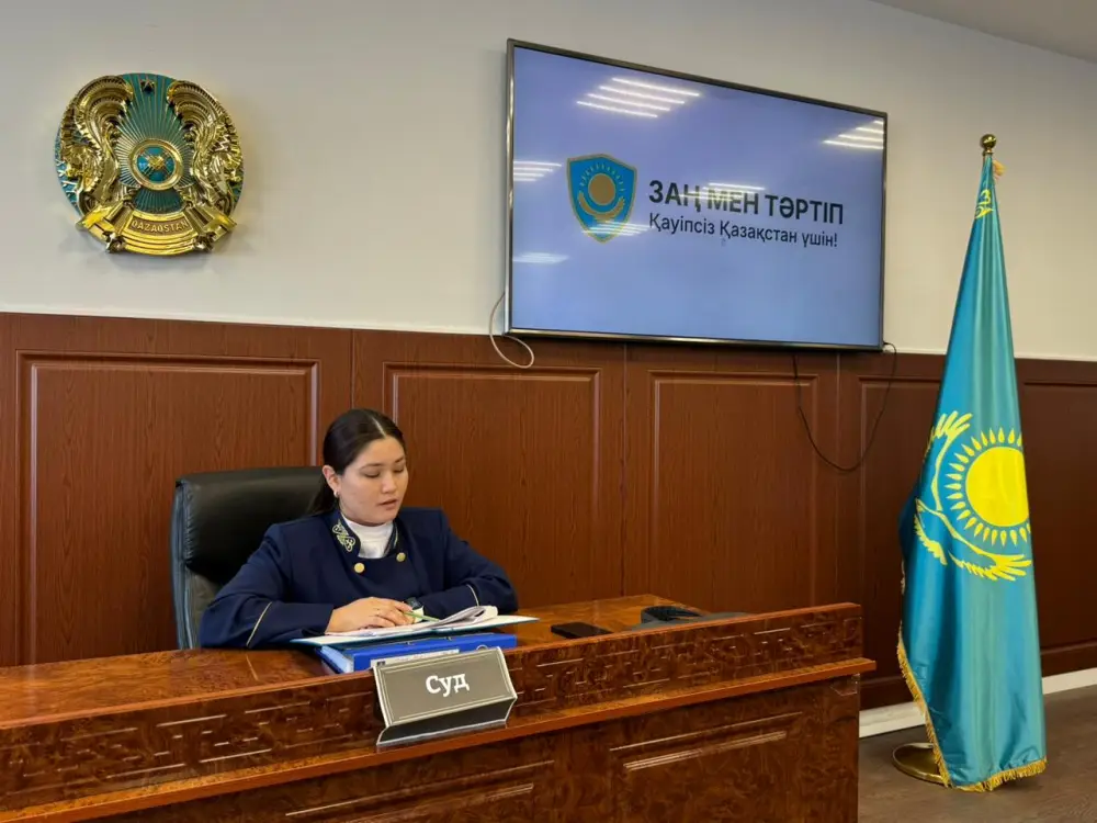 Судебные симуляции: юные адвокаты против наркопреступлений! {city2}