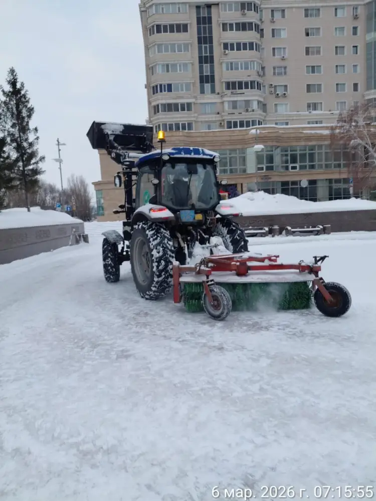 Более 3 тысяч дорожных рабочих задействовано в снегоуборочных работах в Астане {city2}
