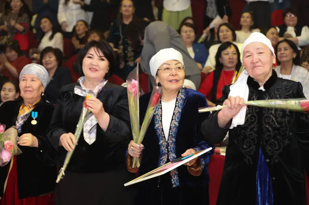 Торжественное мероприятие в Мангистау в честь Международного женского дня {city2}