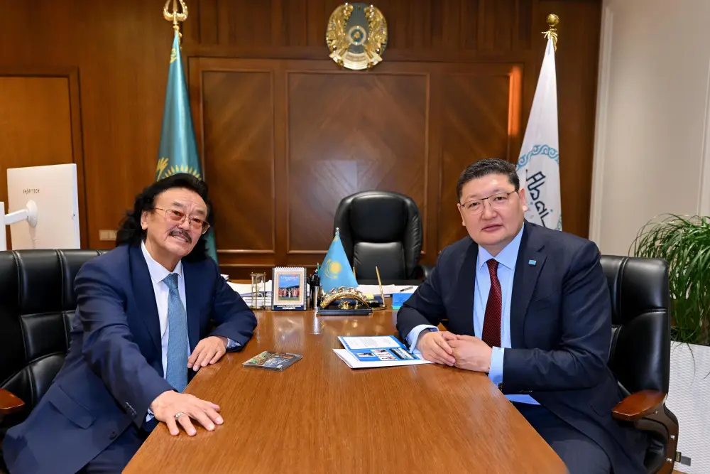 Аким области встретился с Народным артистом Казахстана Секеном Турысбековым (3)