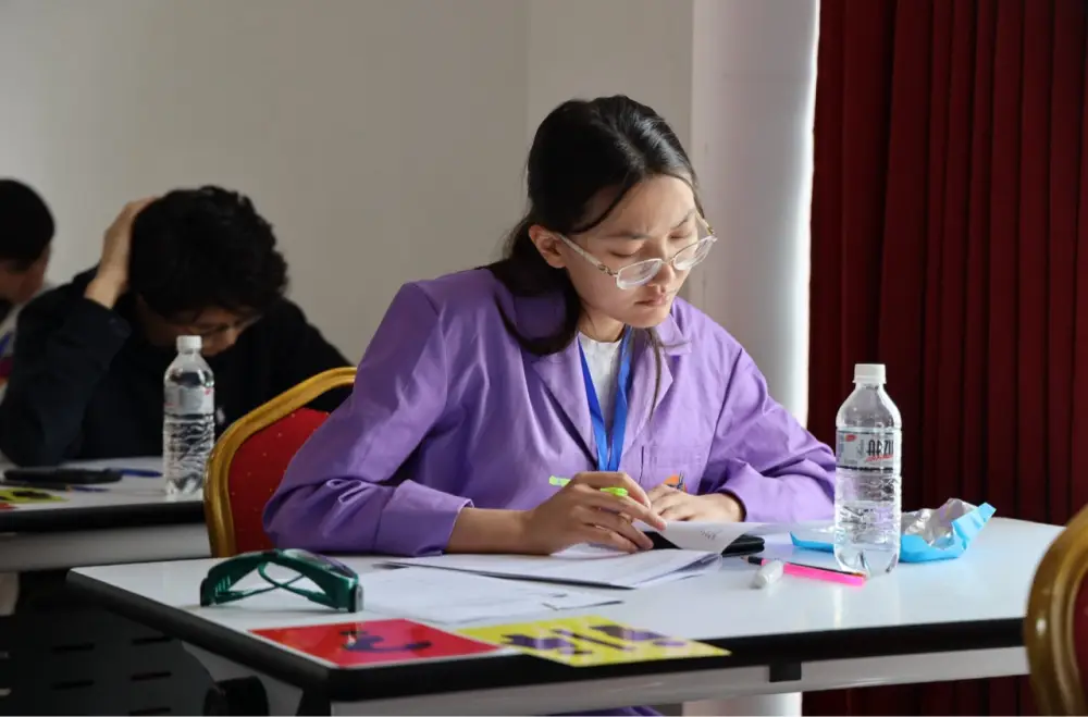 Заключительный этап олимпиады по информатике и математике в Костанае: формирование будущего научного потенциала страны {city2}