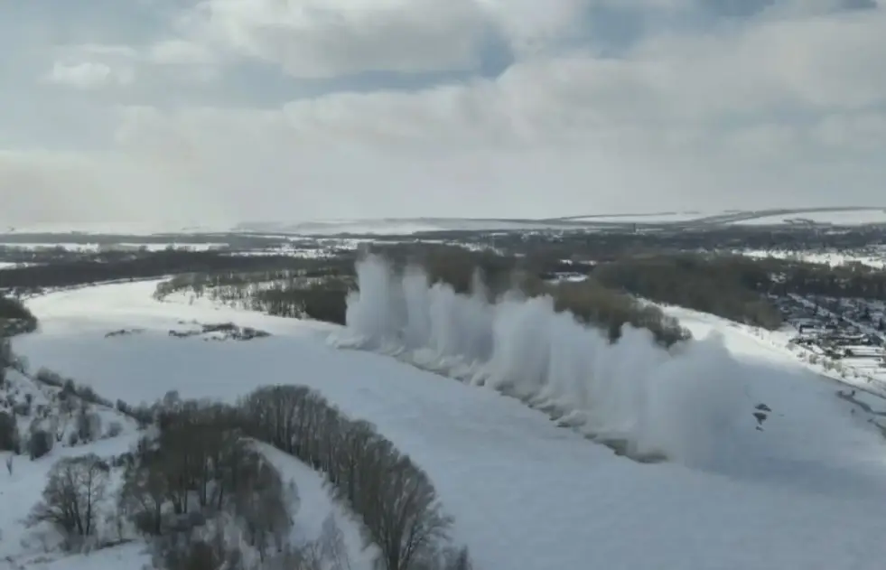 Подготовка к паводкам: взрывные работы, мониторинг и превентивные мероприятия {city2}
