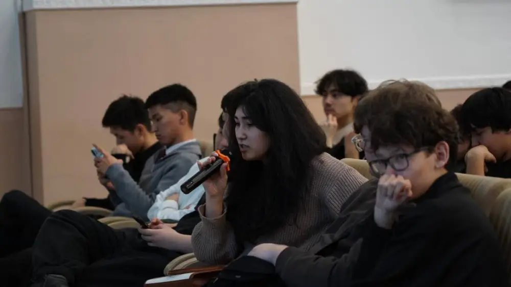 Масштабное профилактическое мероприятие с участием 500 студентов прошло в ВКО (3)