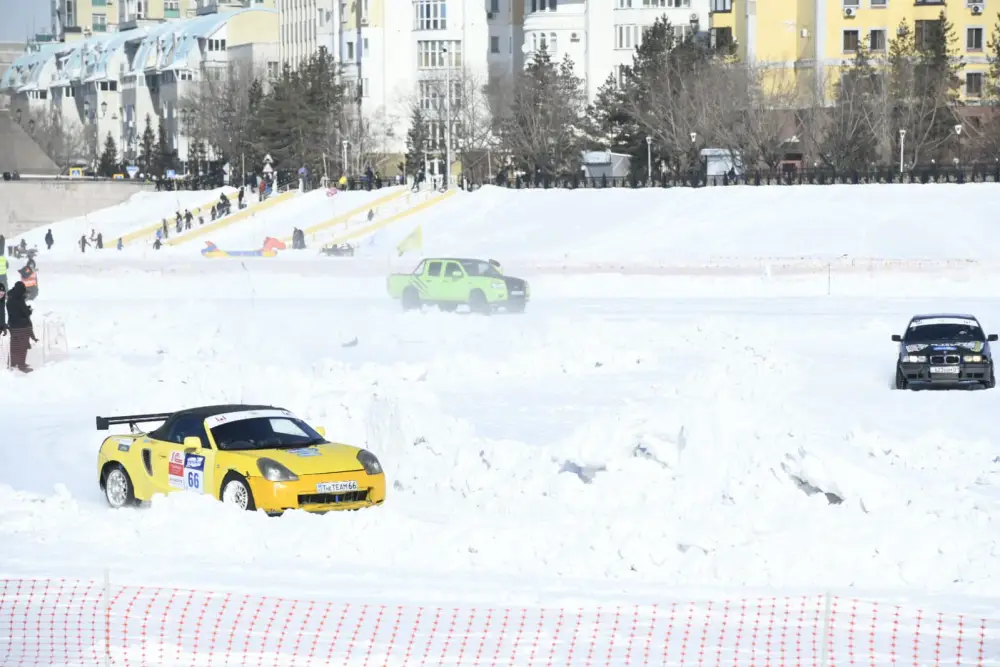 Традиционная ледовая гонка прошла на реке Есиль в Астане {city2}
