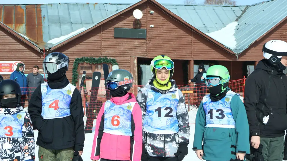 В ВКО стартовали чемпионат и молодежное первенство РК по сноуборду (3)