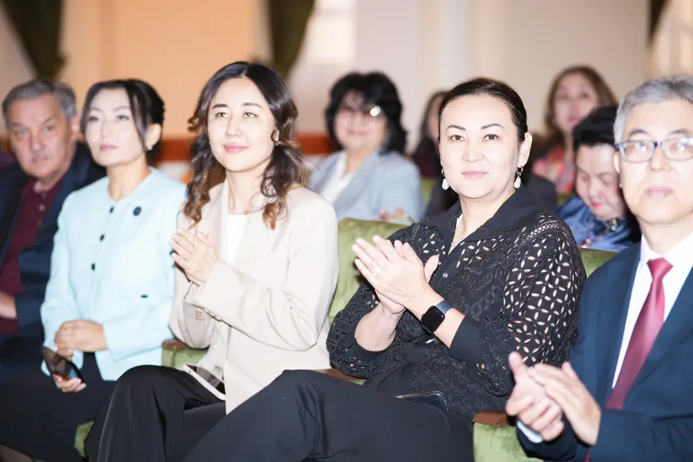 ОТЕЧЕСТВЕННЫМ ЖЕНЩИНАМ-УЧЕНЫМ ВРУЧЕНА НАГРАДА ИМЕНИ АКАДЕМИКА Н.БАЗАНОВОЙ (6)