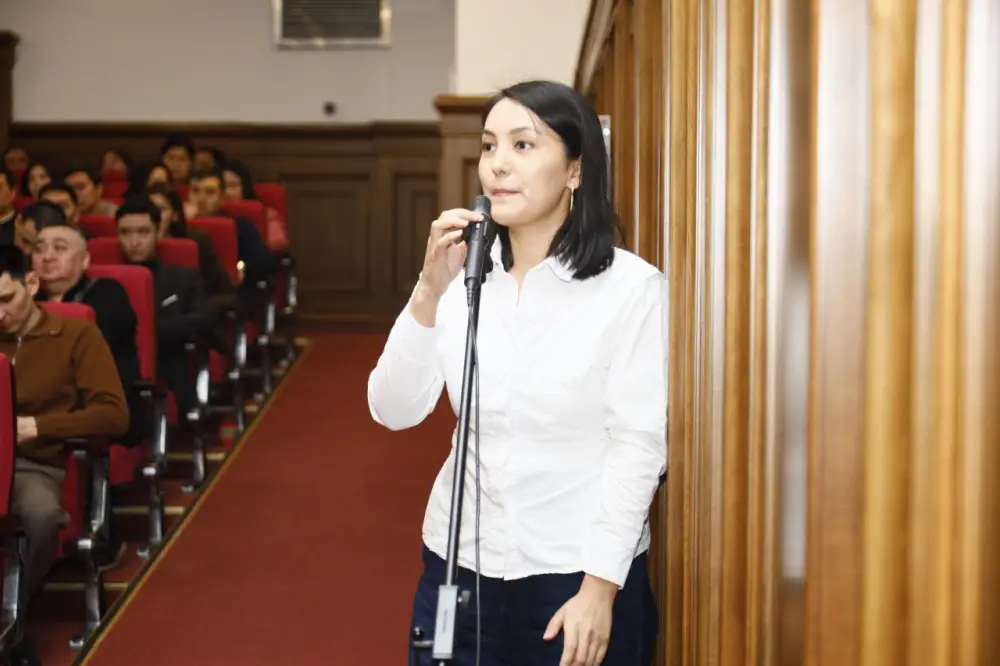 Представители общенациональной коалиции обсудили проект новой Конституции с представителями торговой отрасли (6)