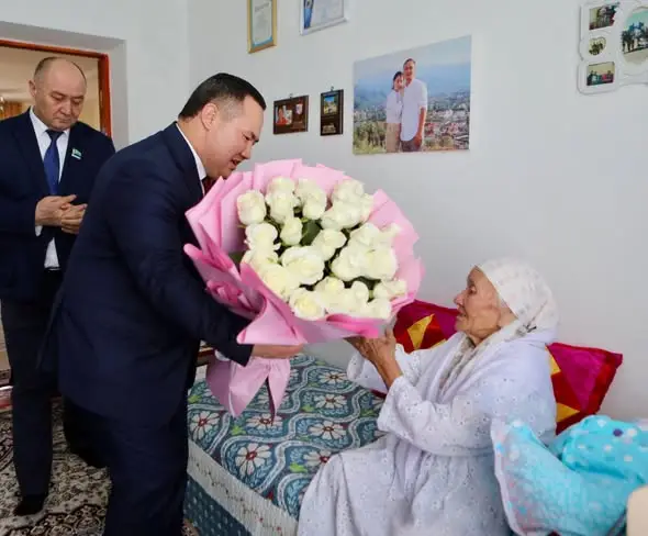 Чествование пожилых матерей в Туркестане к Международному женскому дню {city2}