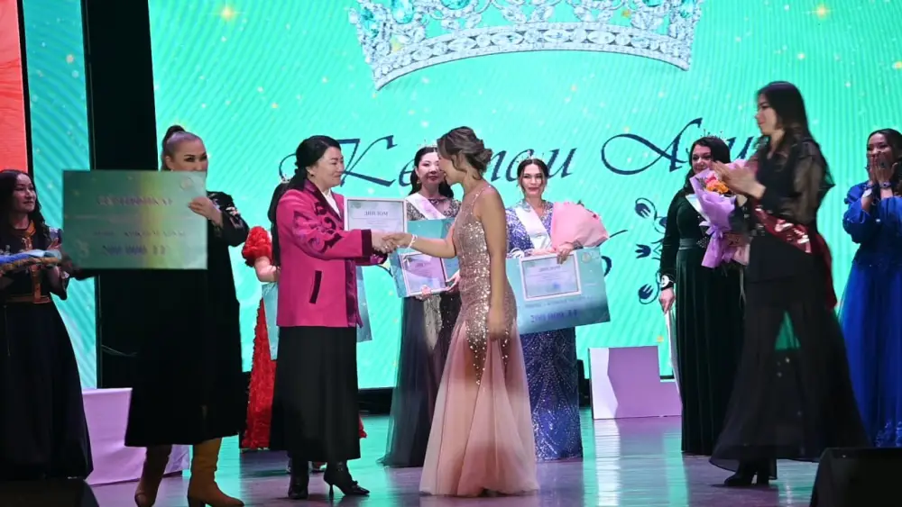 Конкурс «Көктем аруы – 2026» в Семее: женщины-военнослужащие демонстрируют гармонию военной службы и традиционных ценностей {city2}