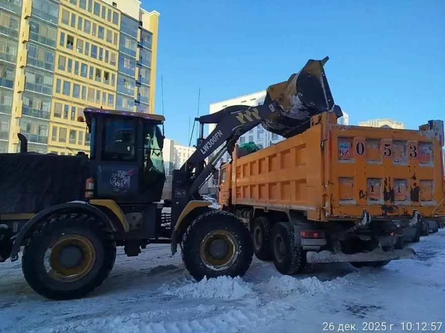 Астана: Снежный фронт под контролем — 1800 единиц спецтехники на борьбе с зимней стихией {city2}