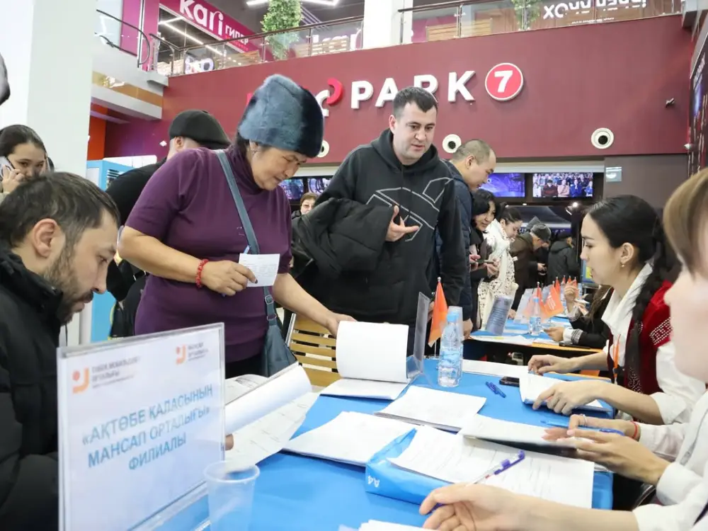 В регионе прошла ярмарка вакансий с участием более 20 ведущих предприятий, представителей малого и среднего бизнеса (3)