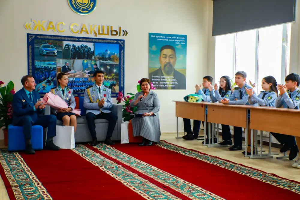 «Закон и порядок»: урок мужества для столичных школьников провели победители UAE SWAT Challenge (9)