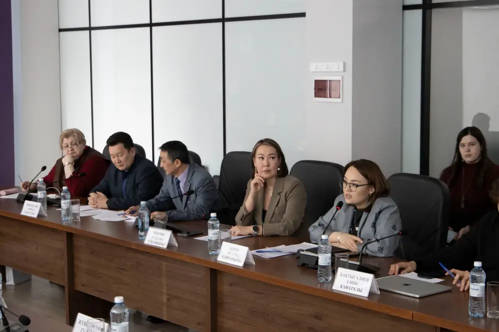 Конституция как мост: эксперты обсуждают межэтническую гармонию в нашем обществе {city2}