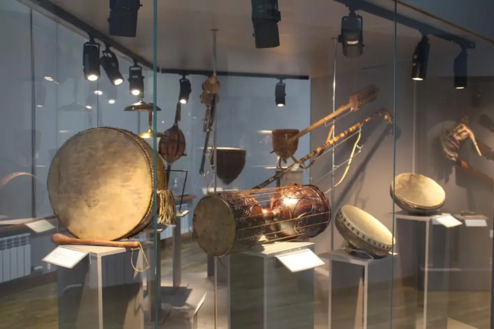 Музей народных музыкальных инструментов имени Ыхласа в Алматы перешел на новый график работы (4)