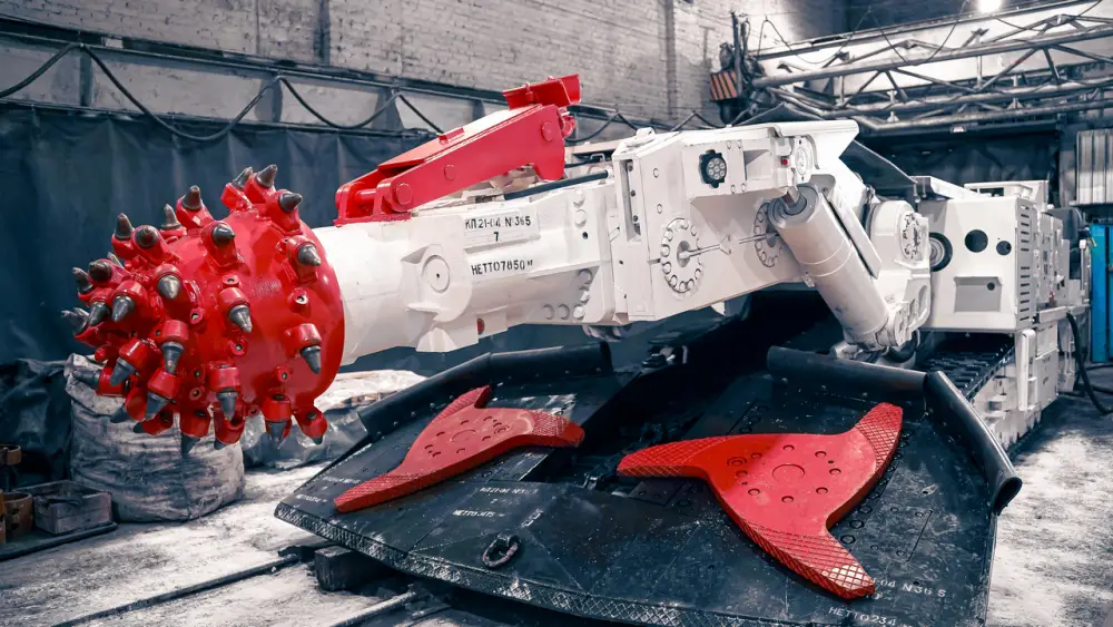 В Карагандинской области шахты Qarmet модернизируют технику, внедряя проходческие комбайны с дистанционным управлением. {city2}