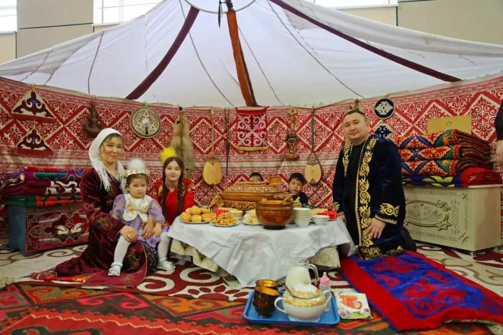 Военнослужащие Вооруженных сил отметили Шаңырақ күні {city2}