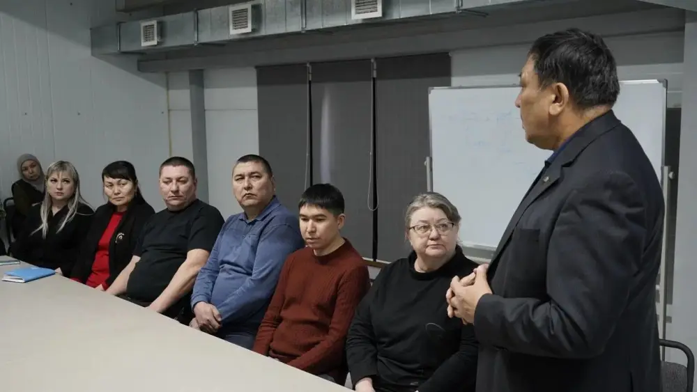 Семейцы обсудили новую Конституцию на встрече {city2}