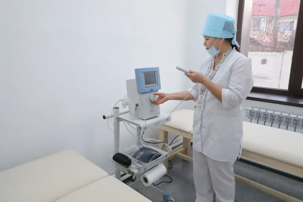 В Алматы в честь Шаңырақ күні отметили молодых мам в Городском перинатальном центре №2 {city2}