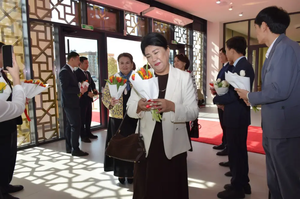 В ТУРКЕСТАНЕ ПРОШЕЛ ПРАЗДНИЧНЫЙ ВЕЧЕР "ӘЛЕМНІҢ ЖАРЫҒЫ - АНА" (5)