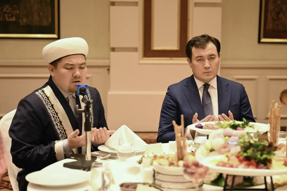 Дипломаты Казахстана выразили благодарность на ауызашаре, организованном Министерством иностранных дел {city2}