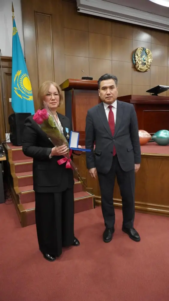 Государственные награды женщинам в честь Международного женского дня {city2}