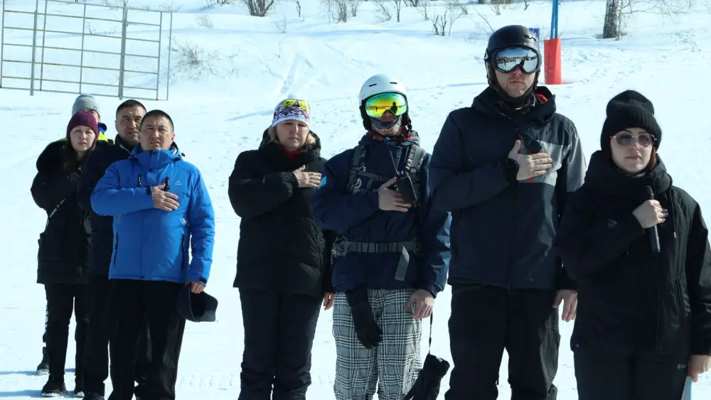 В ВКО стартовали чемпионат и молодежное первенство РК по сноуборду {city2}