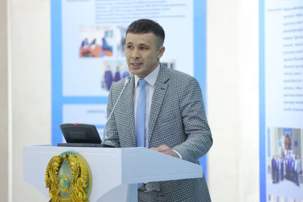 Ербол Карашукеев встретился с представителями НПО (6)