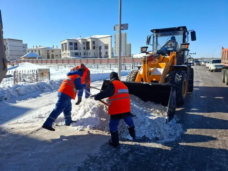 Около 1800 единиц спецтехники задействовано в снегоуборочных работах в Астане (4)