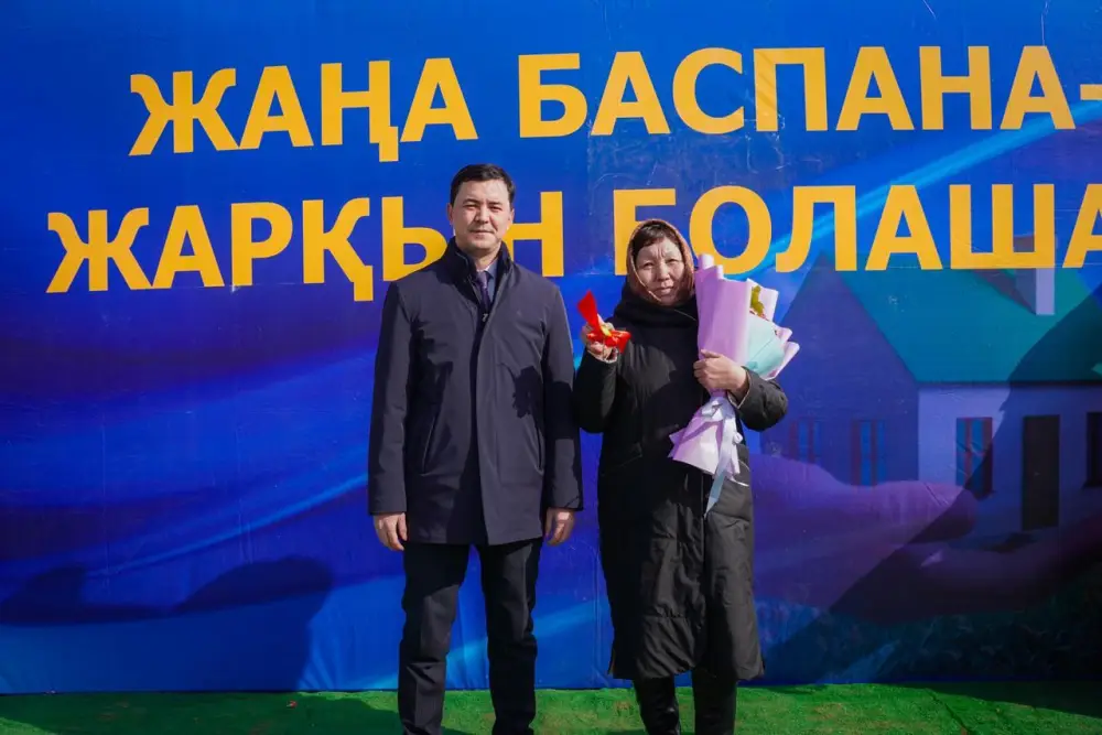 В Актюбинской области 30 семей получили ключи от новых домов (8)