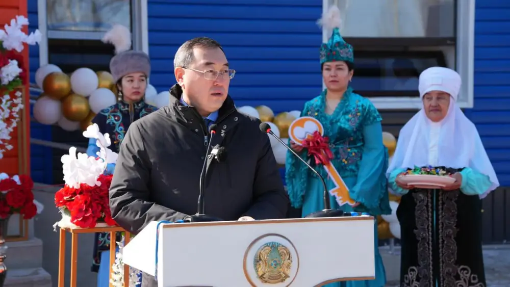 В Алматинской области открыли две врачебные амбулатории и вручили ключи от 132 новых квартир (6)