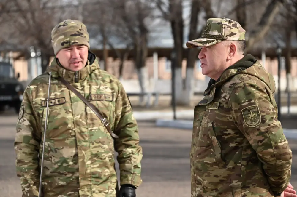 Проверка условий службы и социальной поддержки военнослужащих в гарнизонах Алматинской области {city2}