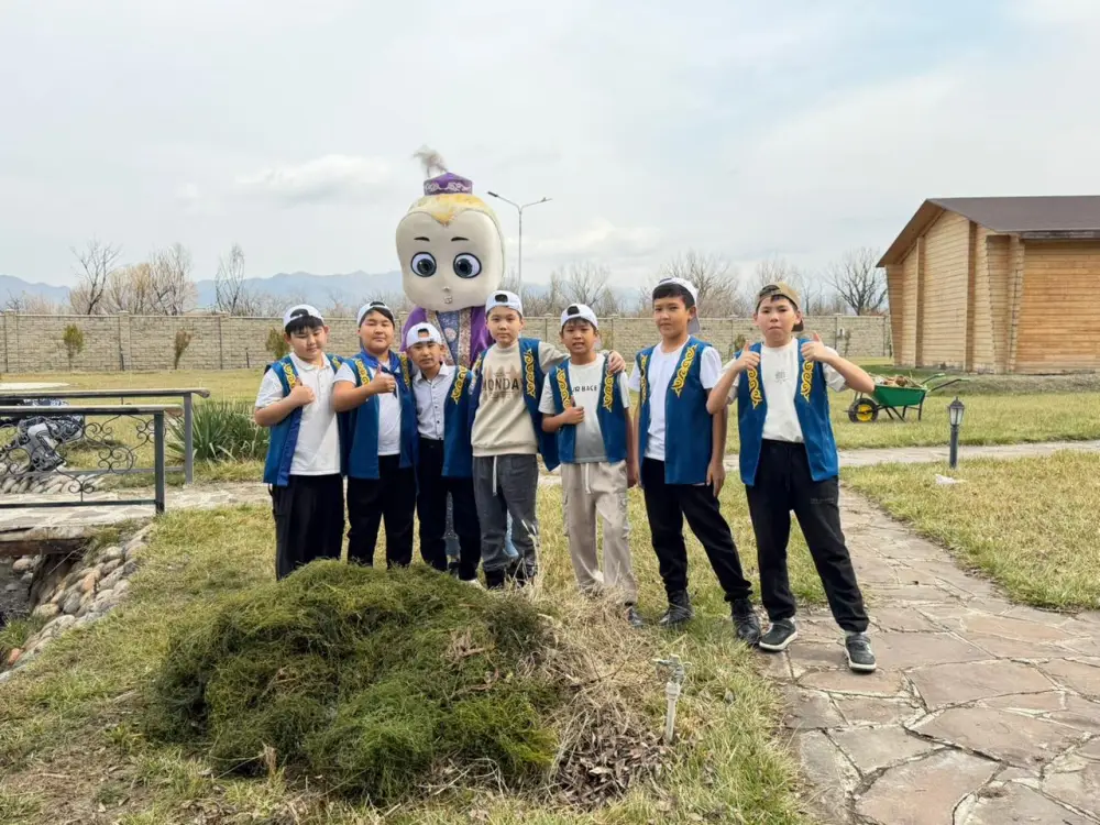 Юные казахстанцы принимают участие в республиканской акции «Мөлдір бұлақ» (2)