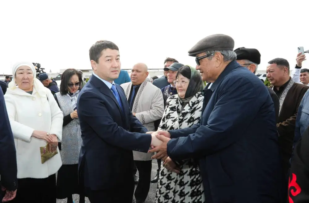 В Мангистауской области открылся ледовый дворец международного стандарта (3)