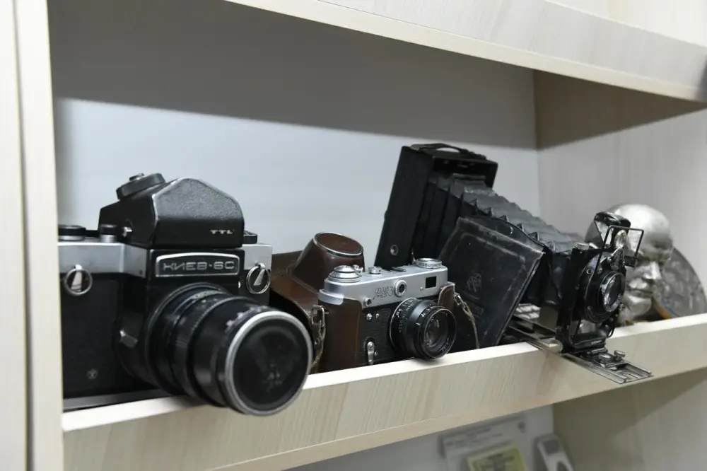 «Закон и порядок»: необычную коллекцию ученика презентовали в столичной школе (2)