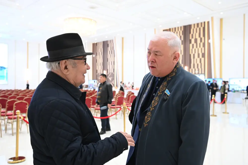 Депутаты Парламента ознакомились с работой Центра компетенций (4)