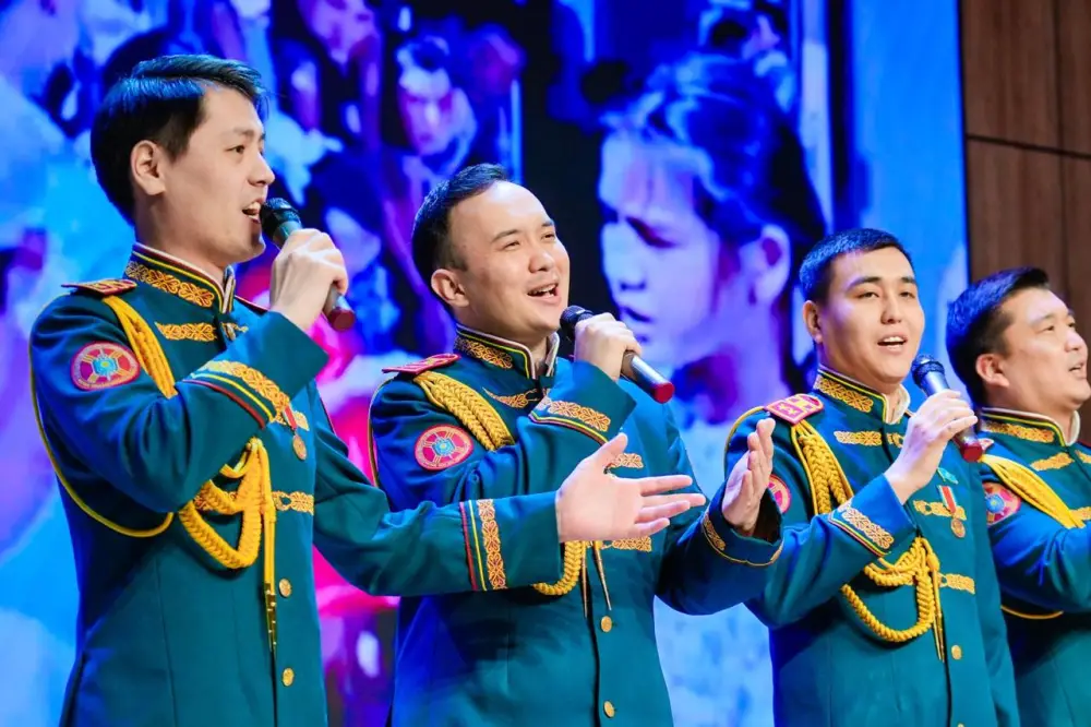 Урок патриотизма в школе: формирование ценностей гражданственности у молодежи {city2}