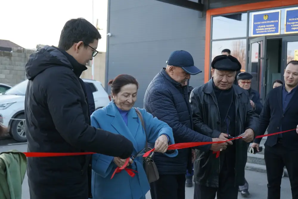 В Алатау запущены два новых маршрута общественного транспорта {city2}