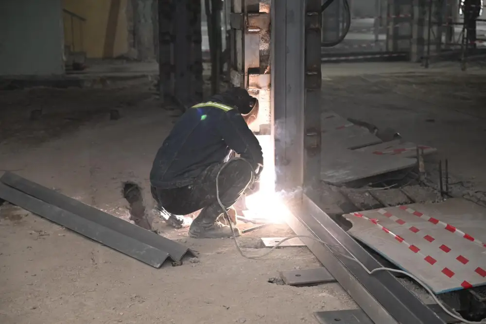 Аким Алматы проверил ход модернизации больницы №7 и строительство новых объектов (5)