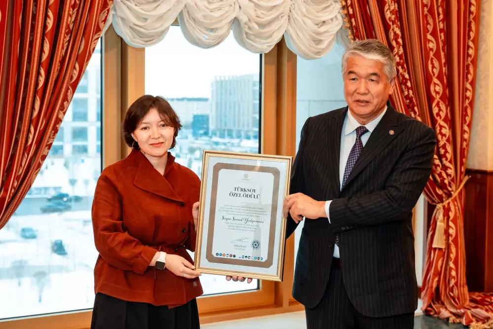 Награды ТЮРКСОЙ в Астане для Димаша и Самал {city2}