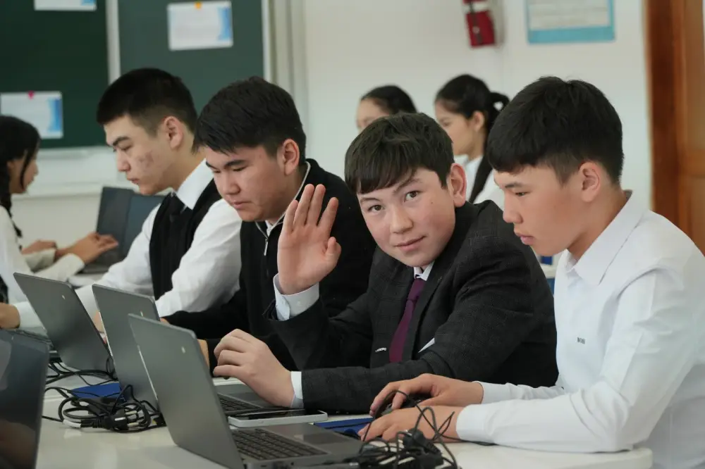 Школа Урыль стала инноватором цифровых технологий {city2}